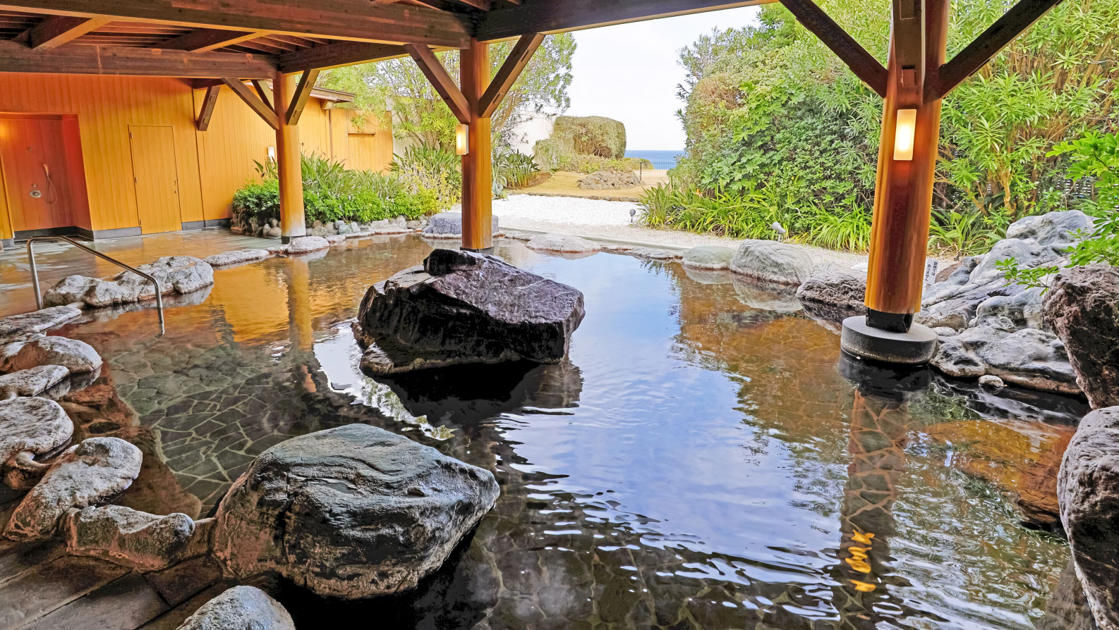 ホテル伊豆急　龍神の湯