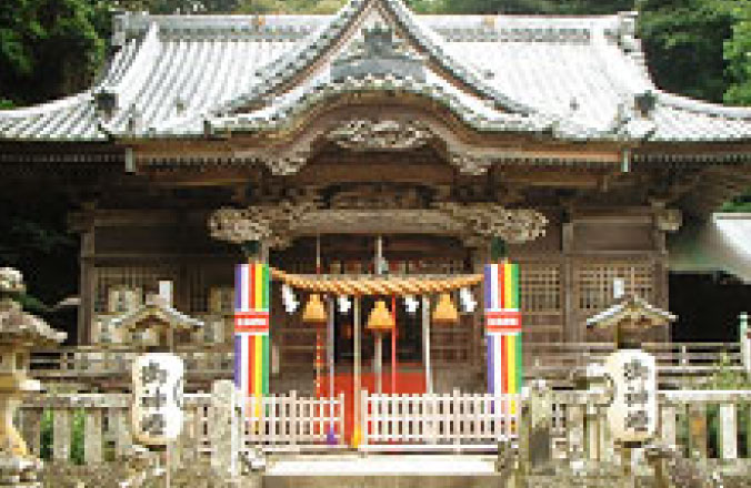 白濱神社拝殿の正面